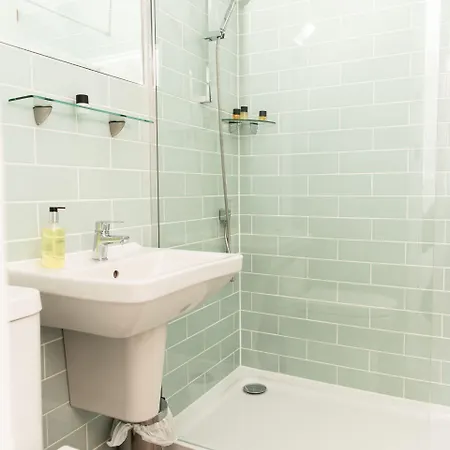 Aldwick Estate Farm stay